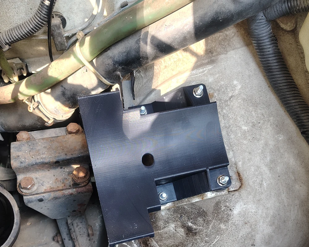 Rekonstruierter Luftfilterkastenhalter im FIAT Ducato 290 eingebaut